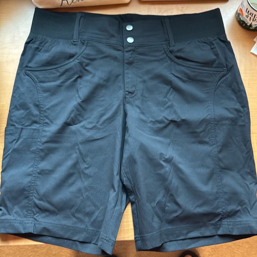 Title Nine 10’’ Clamber Hiking Shorts - BLACK